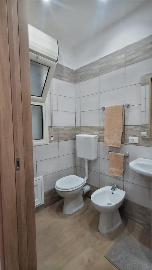 Casa Vacanze Da Peppe Palermo Bagian luar foto